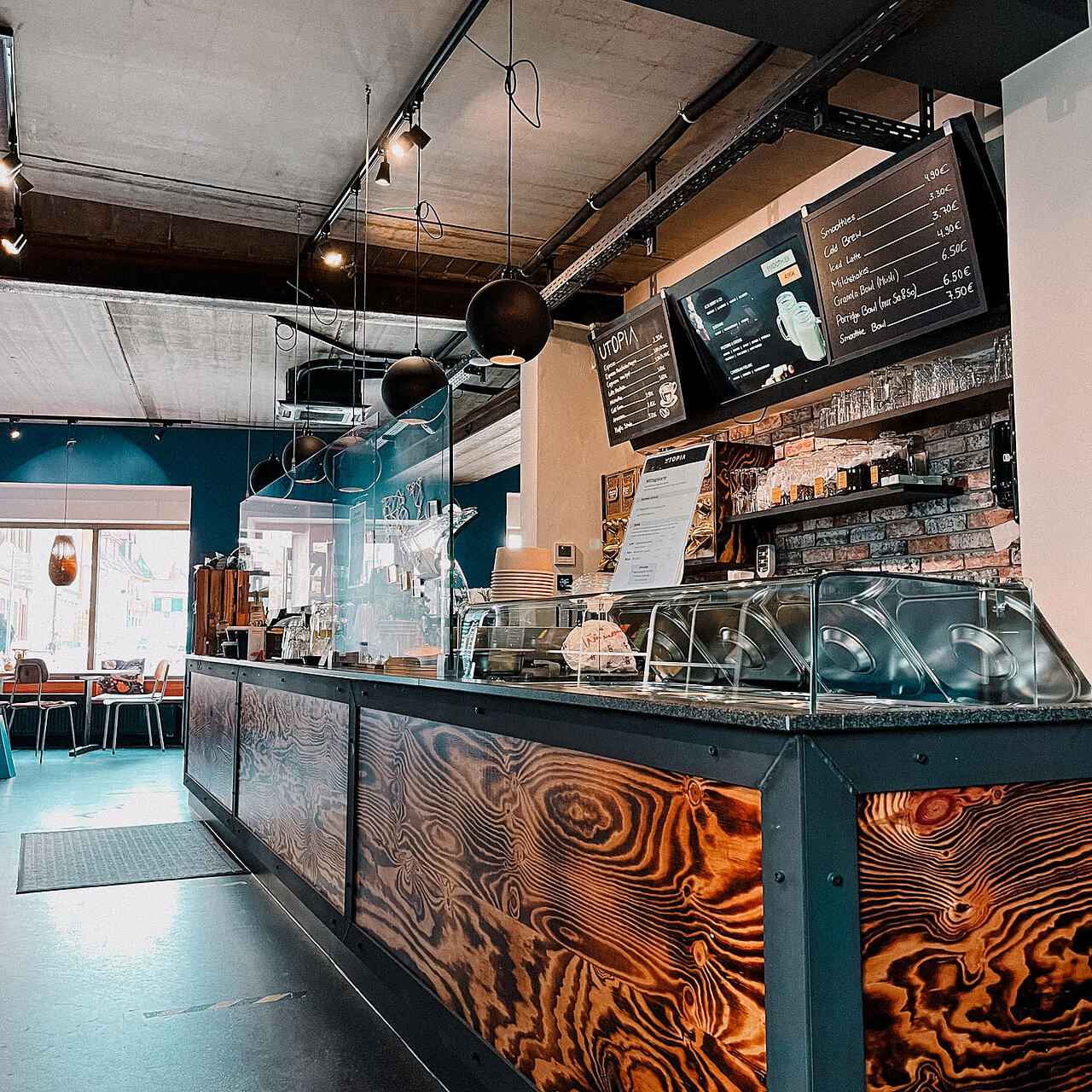 Theke der Kaffeerösterei Utopia